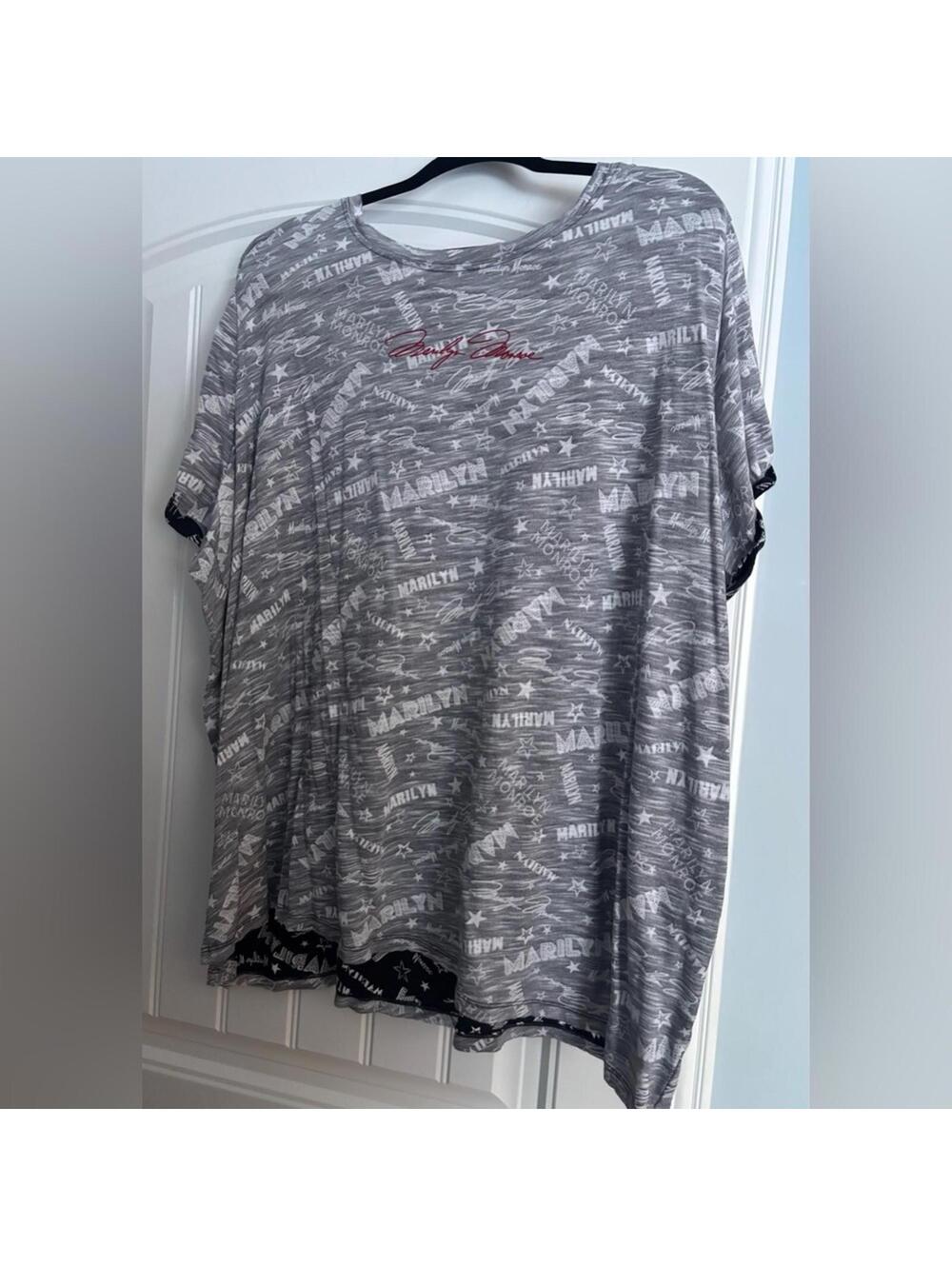 #0040 EUC Torrid Marilyn Monroe Tshirt, Size 4, Black/Gray/Red
